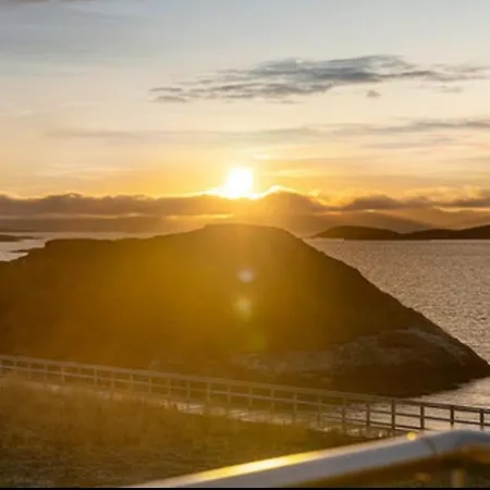 With A View, Sommaroy *